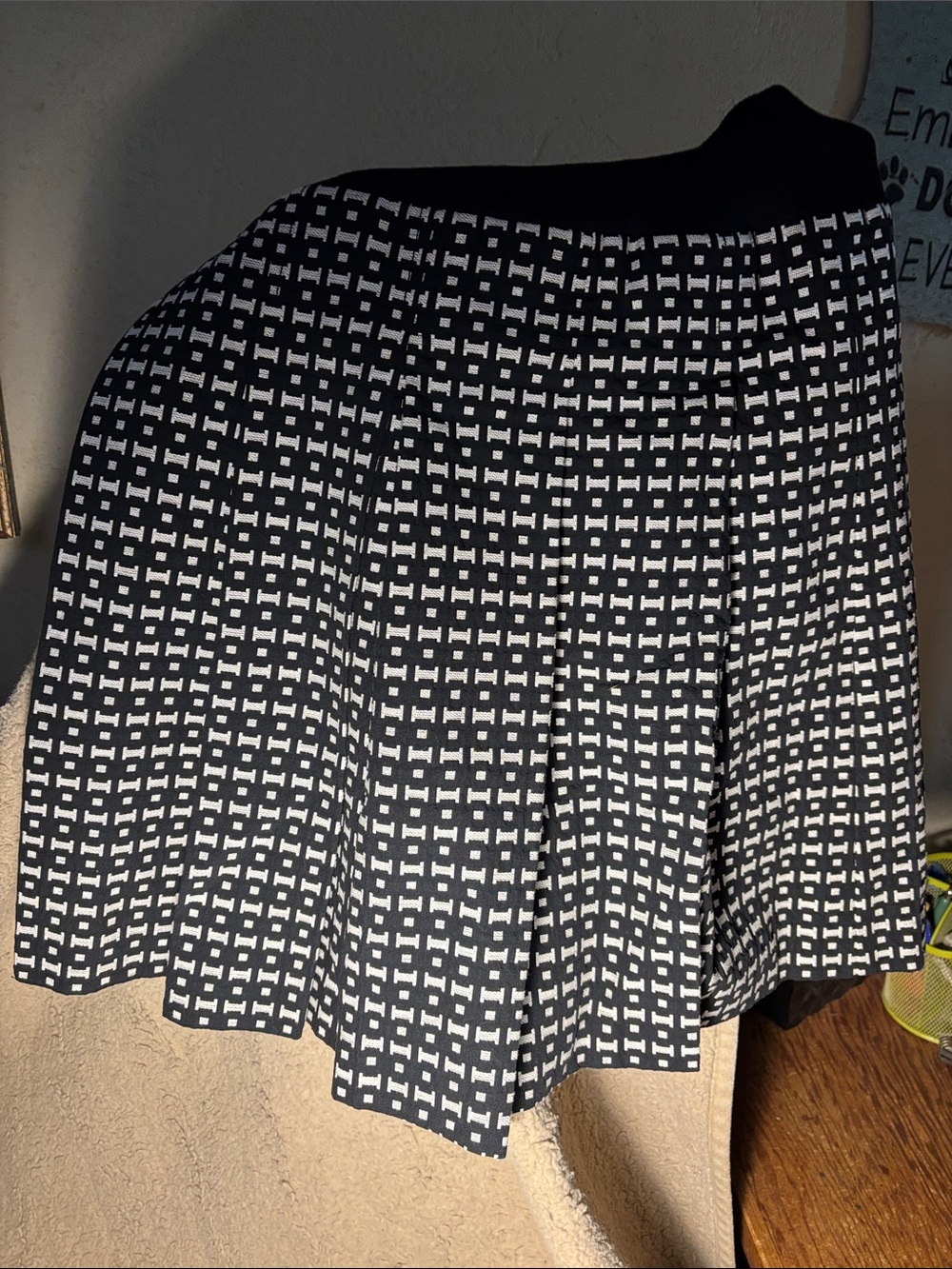 St. John sport Black & White Patterned A-Line Pleated Skirt
